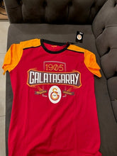 Laden Sie das Bild in den Galerie-Viewer, Galatasaray Pyjama Set in Größe S